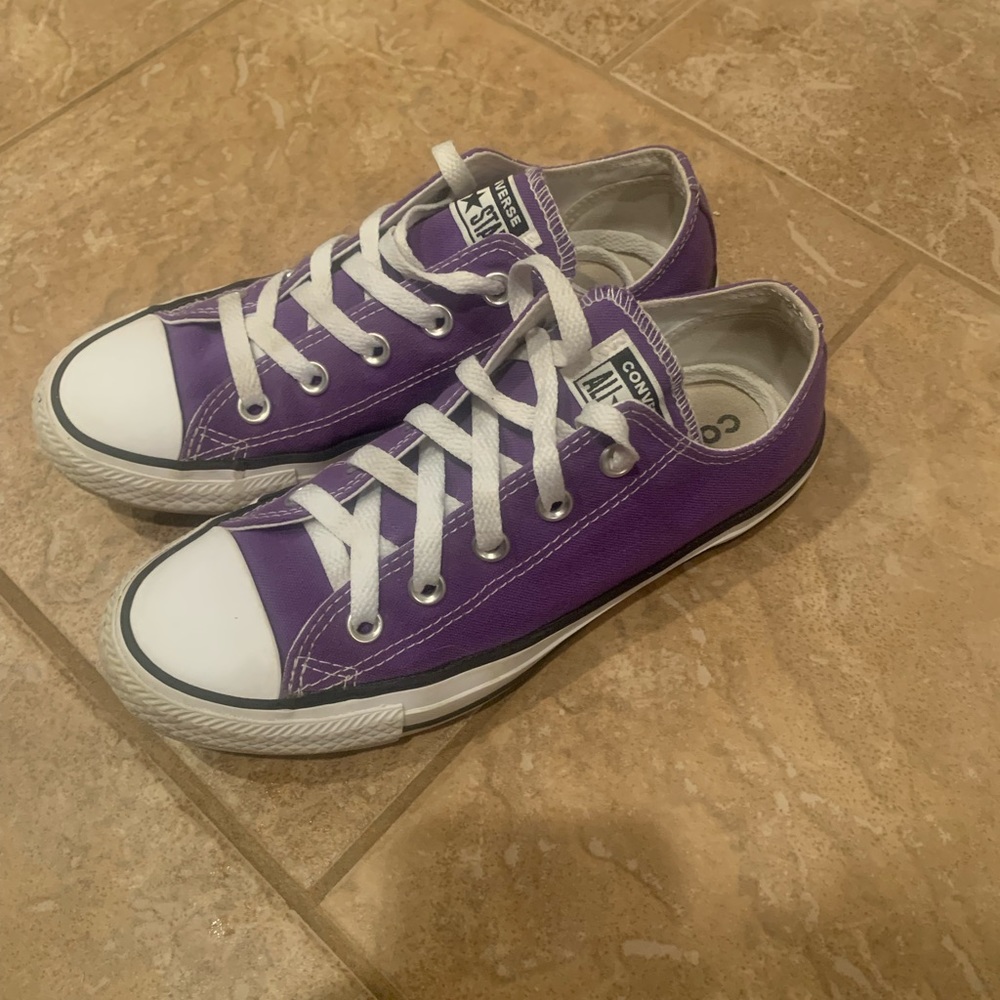 Women’s size 6 purple converse